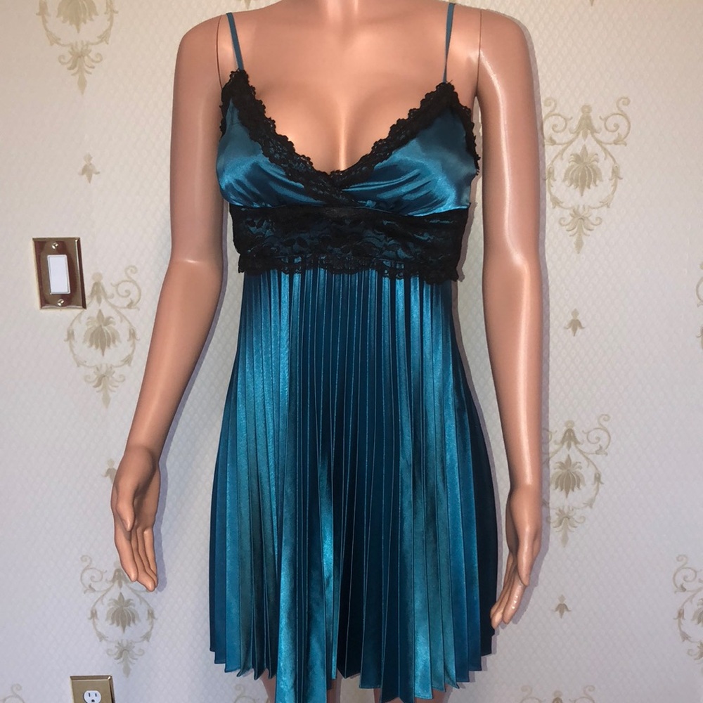 Charlotte Russe 👗 Blue pleated Dress